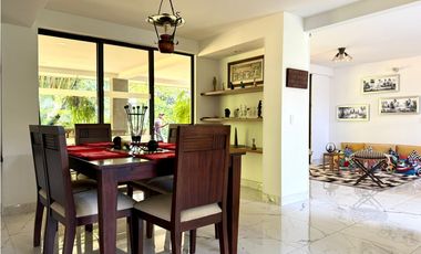 CASA CAMPESTRE EN UNIDAD CON VISTA A LOS CAMPOS DEL CLUB FARALLONES