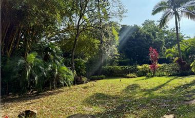 CASA CAMPESTRE EN UNIDAD CON VISTA A LOS CAMPOS DEL CLUB FARALLONES