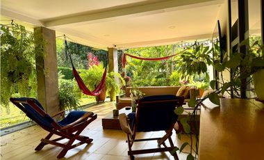 CASA CAMPESTRE EN UNIDAD CON VISTA A LOS CAMPOS DEL CLUB FARALLONES