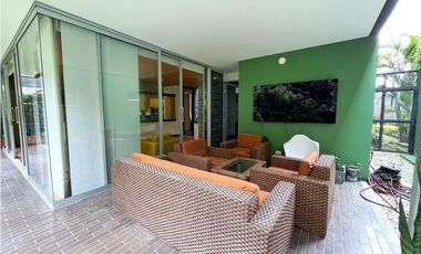 Vendo hermosa casa en Envigado sector Montessori
