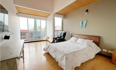 Vendo hermosa casa en Envigado sector Montessori