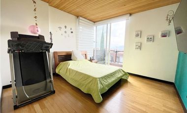 Vendo hermosa casa en Envigado sector Montessori