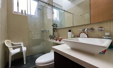 Vendo hermosa casa en Envigado sector Montessori