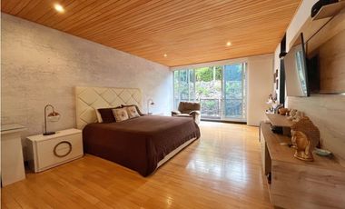 Vendo hermosa casa en Envigado sector Montessori