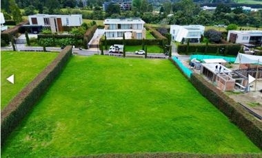 Vendo hermoso lote en Bella Terra en el alto de las Palmas