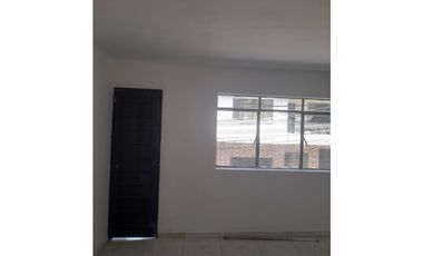 SE ARRIENDA CASA SEGUNDO PISO EN EL BARRIO LINARES