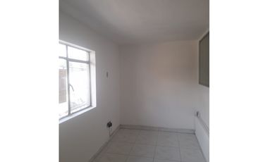 SE ARRIENDA CASA SEGUNDO PISO EN EL BARRIO LINARES