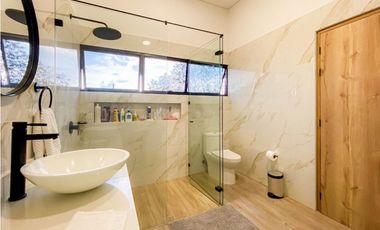 ESPECTACULAR CASA EN ALTO DE LAS PALMAS