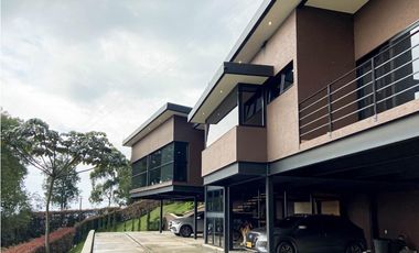 ESPECTACULAR CASA EN ALTO DE LAS PALMAS