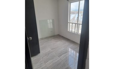 SE ARRIENDA CASA SEGUNDO PISO – SECTOR LA CALLEJA