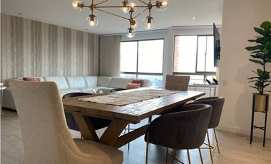 APARTAMENTO REMODELADO - POBLADO - PORTÓN EL CAMPESTRE