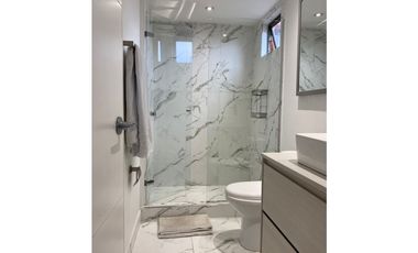 APARTAMENTO REMODELADO - POBLADO - PORTÓN EL CAMPESTRE