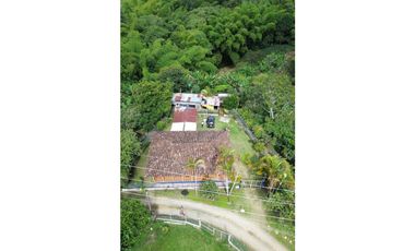 VENTA DE FUINCA ENTRE FILANDIA Y MONTENEGRO