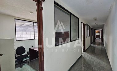 Renta de Nave industrial,  oficinas y patio de maniobras en Ave Edzna