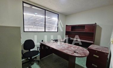 Renta de Nave industrial,  oficinas y patio de maniobras en Ave Edzna