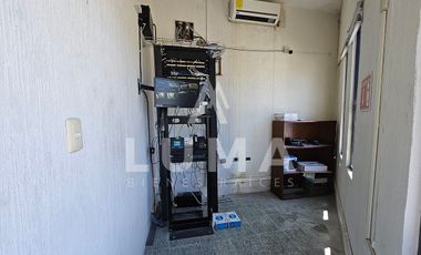 Renta de Nave industrial,  oficinas y patio de maniobras en Ave Edzna