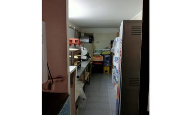 CENTRO VENDO IMPORTANTE LOCAL COMERCIAL AV MAIPU
