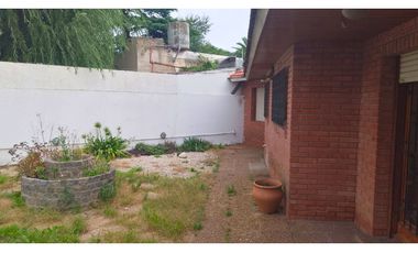 Chalet en venta // APTO CREDITO//en Bosque Alegre /