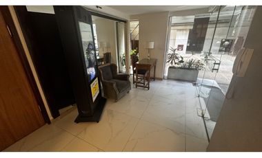 Venta tres ambientes con lavadero - piso alto vista abierta - flores