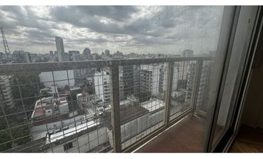 Venta tres ambientes con lavadero - piso alto vista abierta - flores
