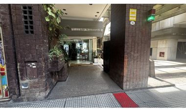 Venta tres ambientes con lavadero - piso alto vista abierta - flores
