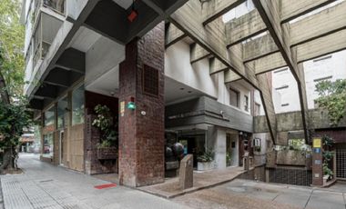 Venta tres ambientes con lavadero - piso alto vista abierta - flores