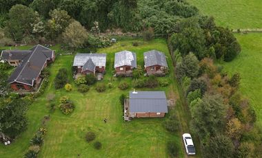 Local Comercial en Venta en Parcela con complejo turísticos 4 cabañas, Parcelación Rio Pescado con acceso a Rio Pescado y Lago Llanquihue