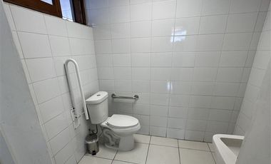 Local Comercial en Arriendo en Las Tranqueras / Vitacura