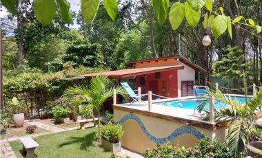 SE VENDE CASA EN LOS LIRIOS (VIA AL VALLE DE ANTON)