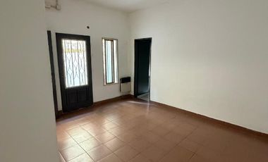 Departamento Tipo Casa en alquiler en Lanus Este
