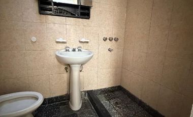 Departamento Tipo Casa en alquiler en Lanus Este