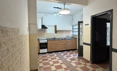 Departamento Tipo Casa en alquiler en Lanus Este