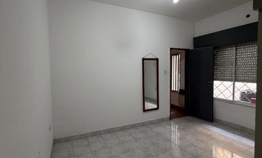 Departamento Tipo Casa en alquiler en Lanus Este