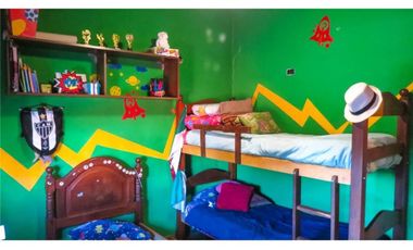 CASA EN BARRIO CANDIOTI SUR