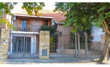 CASA EN BARRIO CANDIOTI SUR