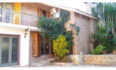 CASA EN BARRIO CANDIOTI SUR
