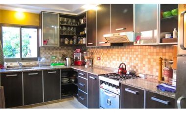 CASA EN BARRIO CANDIOTI SUR