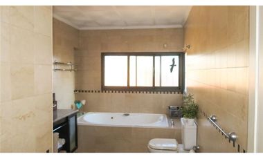 CASA EN BARRIO CANDIOTI SUR