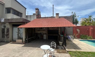 CASA EN BARRIO CANDIOTI SUR