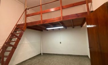 Departamento Tipo Casa en alquiler en Lanus Este