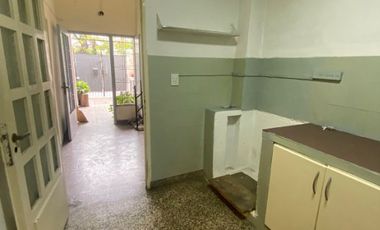 Departamento Tipo Casa en alquiler en Lanus Este