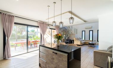 CASA 4 DORMITORIOS GALPON PILETA COUNTRY LOGARITMO