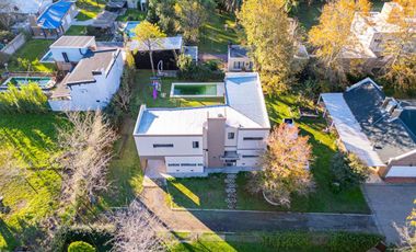 CASA 4 DORMITORIOS GALPON PILETA COUNTRY LOGARITMO