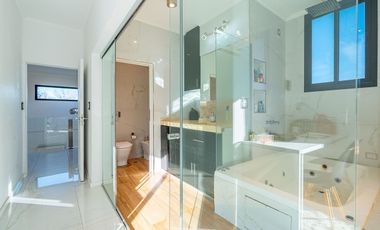 CASA 4 DORMITORIOS GALPON PILETA COUNTRY LOGARITMO