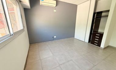 VENTA DUPLEX 3 AMB C/ JARDÍN Y COCHERA - MORÓN