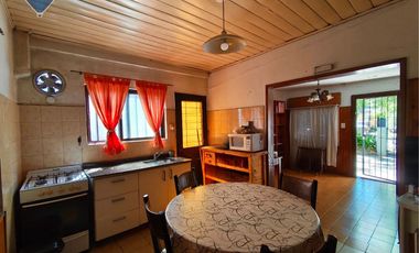 Venta casa 4 amb Villa Lynch con patio y cochera