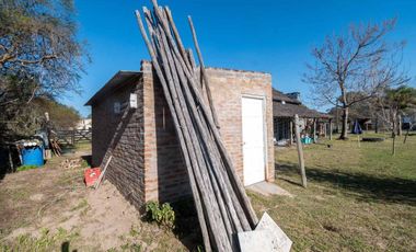 VENTA QUINTA EN ARROYO LEYES - 3 DORMITORIOS