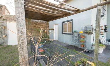 VENTA QUINTA EN ARROYO LEYES - 3 DORMITORIOS