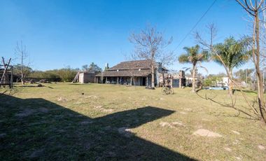 VENTA QUINTA EN ARROYO LEYES - 3 DORMITORIOS