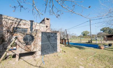 VENTA QUINTA EN ARROYO LEYES - 3 DORMITORIOS